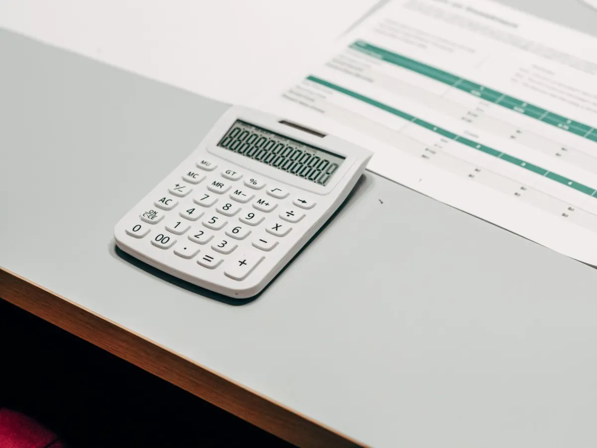 Calcul salaire net 2024 : brut, cotisations et prélèvements