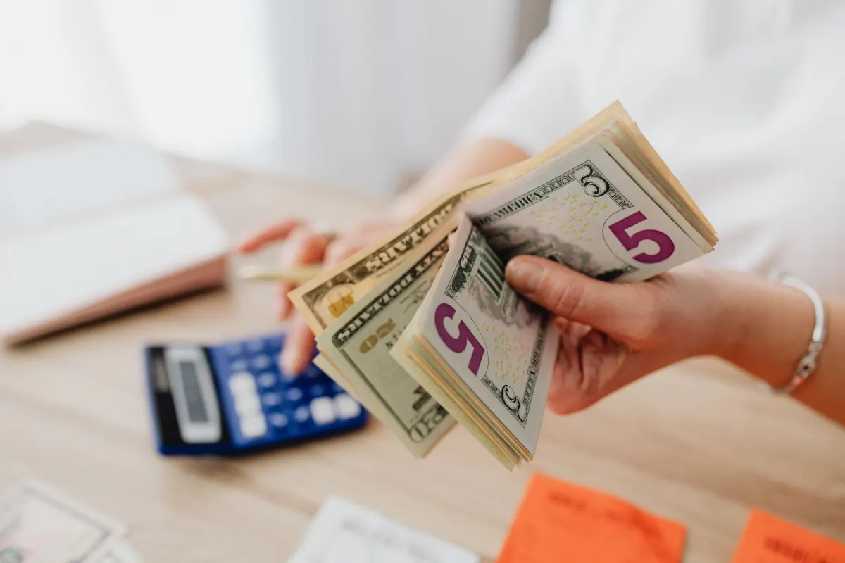 Calcul du coût réel d’un salarié pour une PME : méthode détaillée 2026