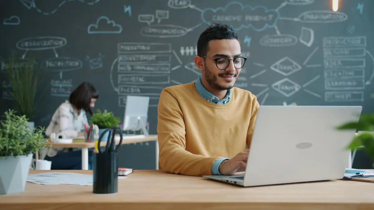 Fiche de poste attractive pour startup : le guide complet