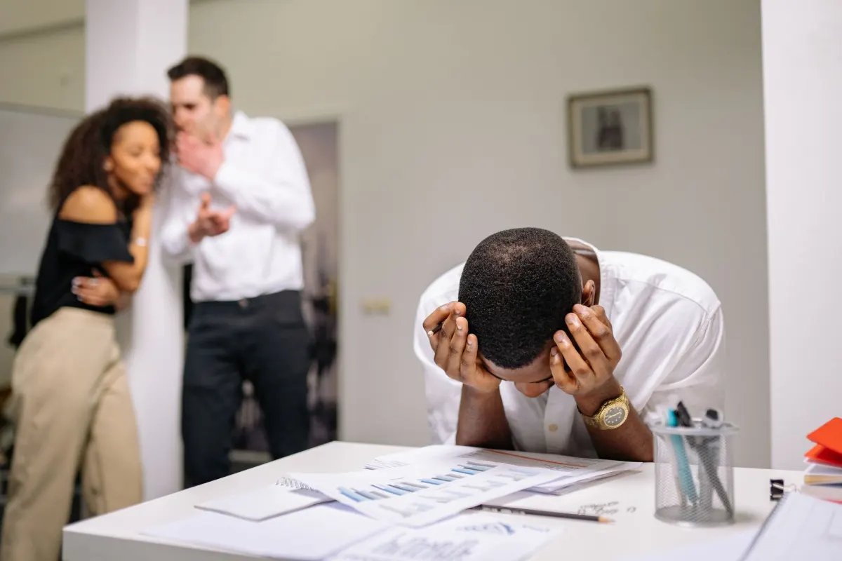 Harcèlement au travail : ce que dit le droit et comment agir